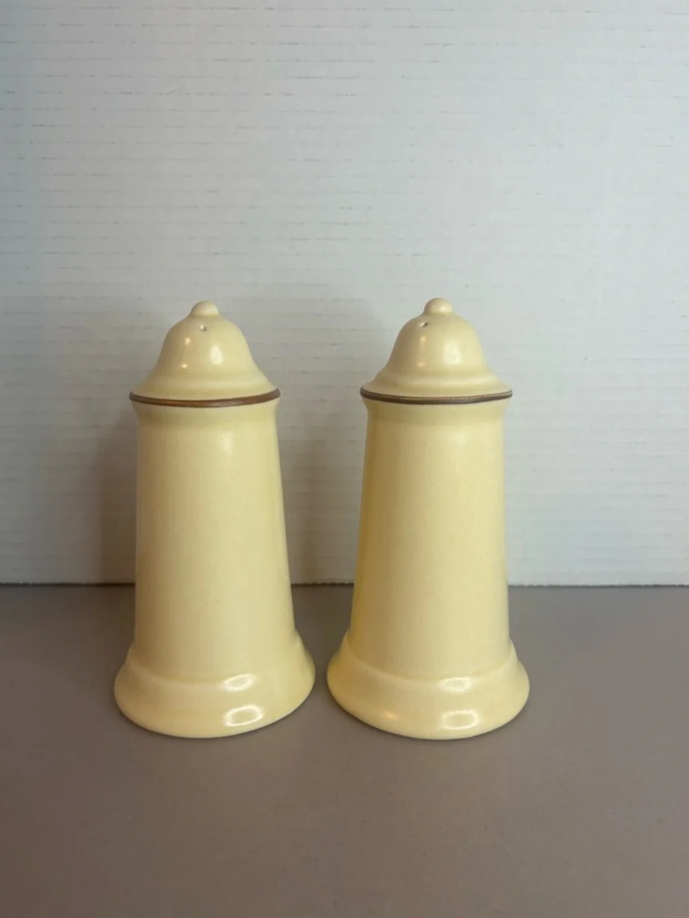 Pfaltzgraff Cream Yellow Ceramic Salt and Pepper Shakers Set